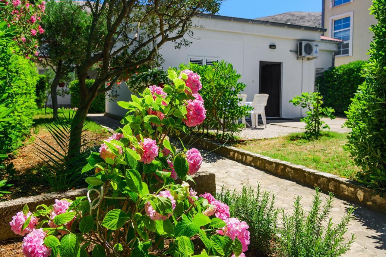 Apartmant Prosika Pag Town Exterior foto